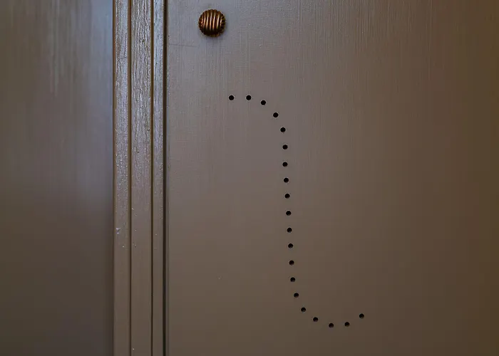 מלון De La Boetie 4*