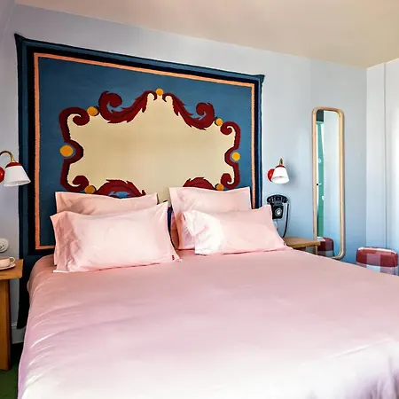 De La Boetie Hotel