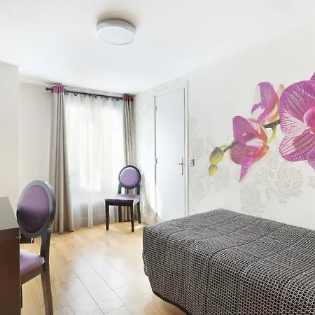 De La Boetie 4* باريس