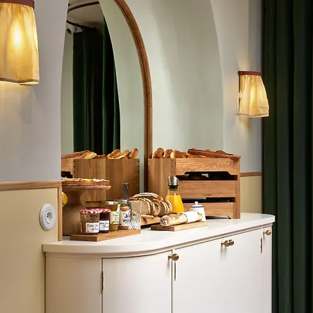 فندق De La Boetie باريس