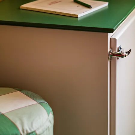 فندق De La Boetie 4*