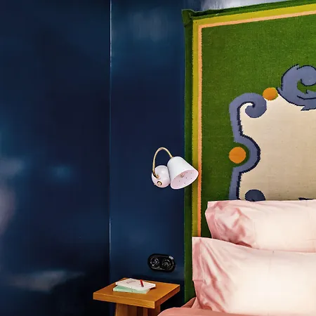 فندق De La Boetie باريس