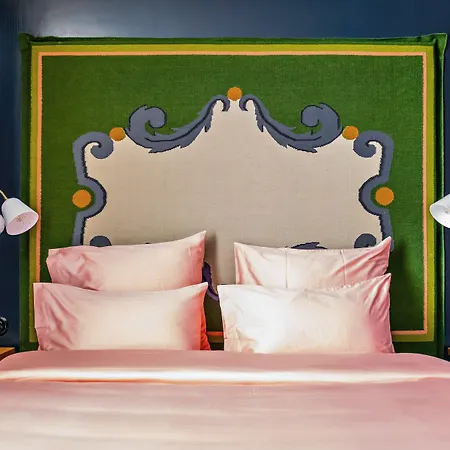 De La Boetie 4* باريس