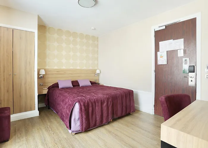 Hotell De La Boetie 4*