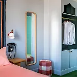 De La Boetie 4*