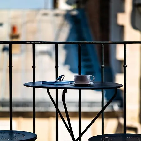 Отель De La Boetie 4*