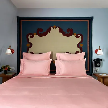 De La Boetie 4*